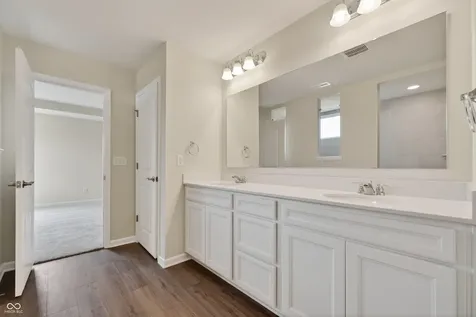 1305 Bugsy Place Avon IN 46123