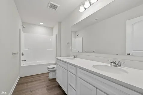 1305 Bugsy Place Avon IN 46123