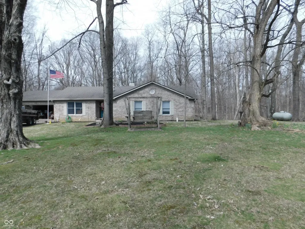 131 Victory Hill Coatesville IN 46121