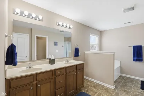 1293 Blue Haven Way Greenwood IN 46143