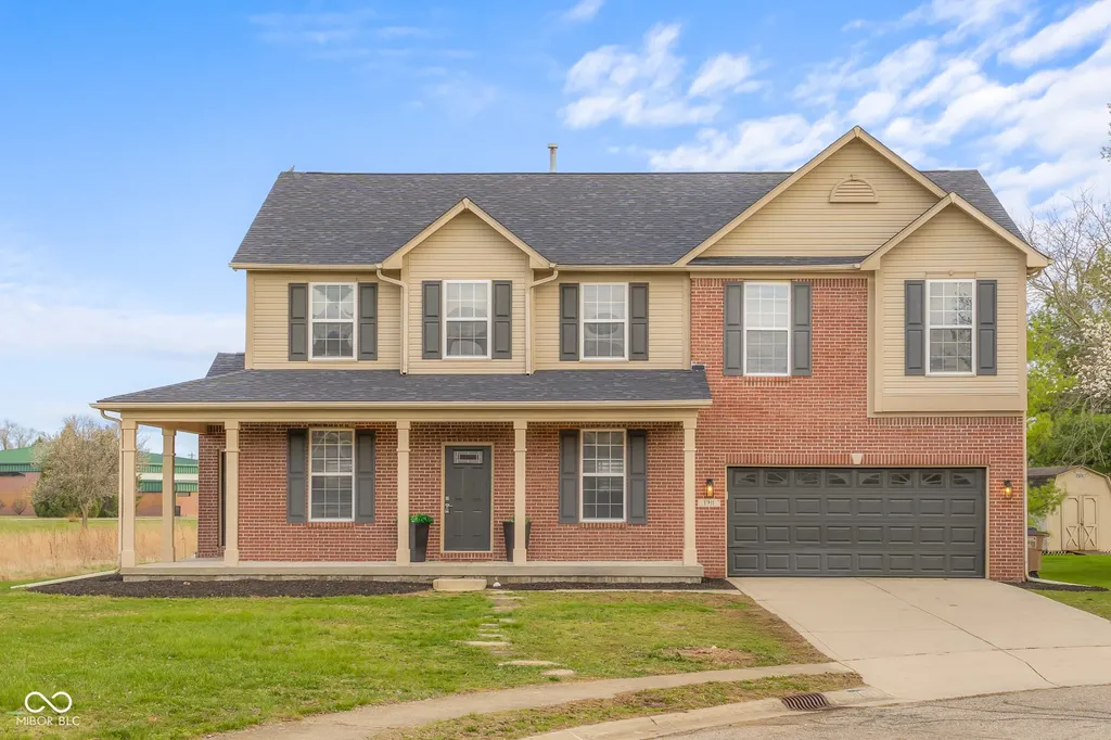 1911 St James Place Columbus IN 47201