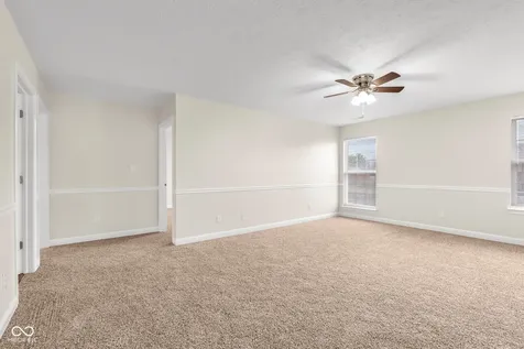 1911 St James Place Columbus IN 47201