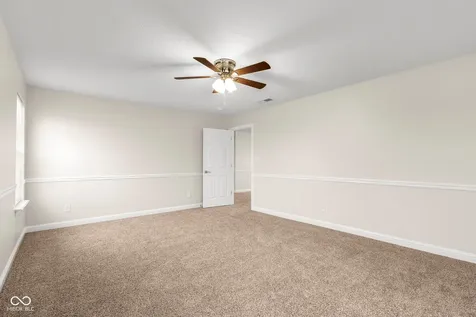 1911 St James Place Columbus IN 47201