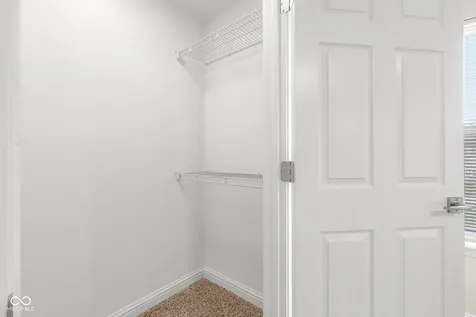 1911 St James Place Columbus IN 47201