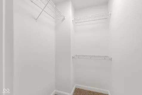 1911 St James Place Columbus IN 47201