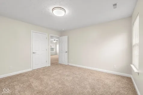 1911 St James Place Columbus IN 47201