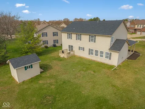 1911 St James Place Columbus IN 47201
