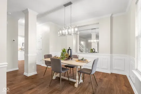 1911 St James Place Columbus IN 47201