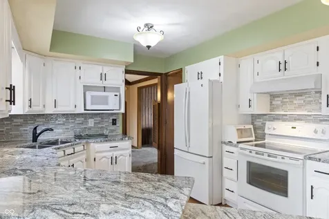 302 Maple Court Greenfield IN 46140