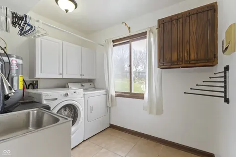302 Maple Court Greenfield IN 46140