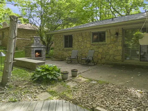 302 Maple Court Greenfield IN 46140