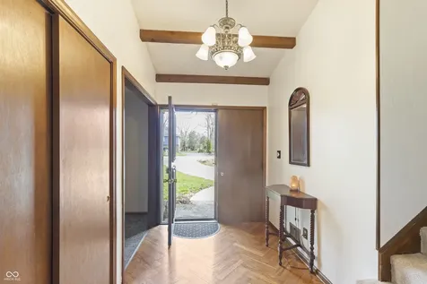 302 Maple Court Greenfield IN 46140