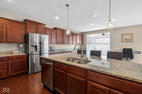 6121 Marigold Court Whitestown IN 46075
