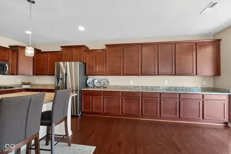 6121 Marigold Court Whitestown IN 46075