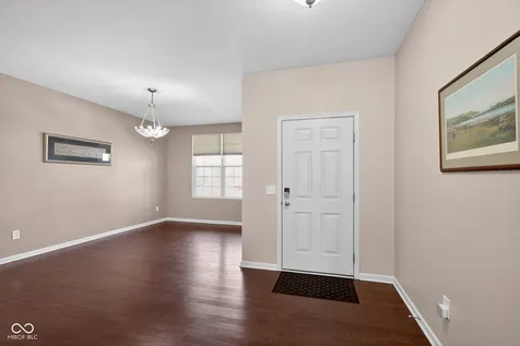 6121 Marigold Court Whitestown IN 46075