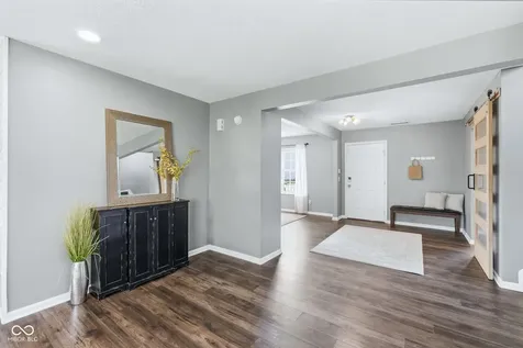 5841 Safari Drive Indianapolis IN 46237