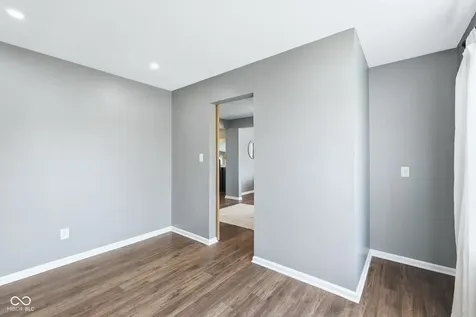 5841 Safari Drive Indianapolis IN 46237