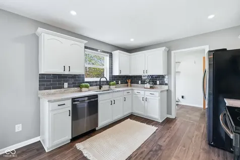 5841 Safari Drive Indianapolis IN 46237