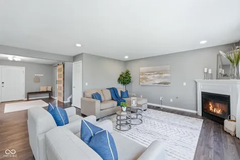 5841 Safari Drive Indianapolis IN 46237