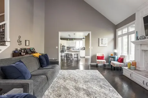 9904 Oak Ridge Drive Zionsville IN 46077