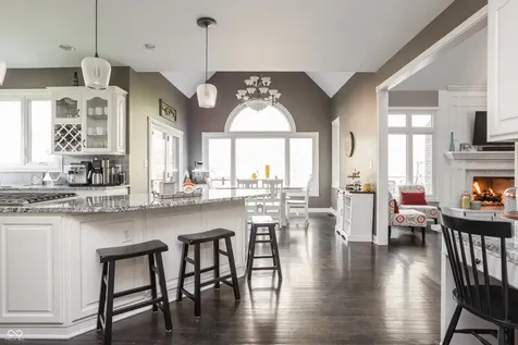 9904 Oak Ridge Drive Zionsville IN 46077