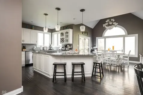 9904 Oak Ridge Drive Zionsville IN 46077