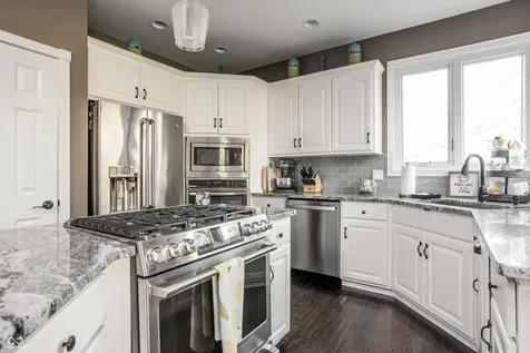 9904 Oak Ridge Drive Zionsville IN 46077