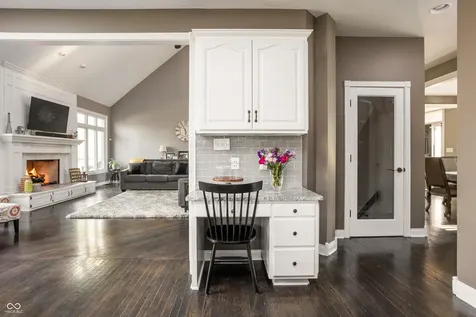 9904 Oak Ridge Drive Zionsville IN 46077