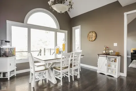 9904 Oak Ridge Drive Zionsville IN 46077