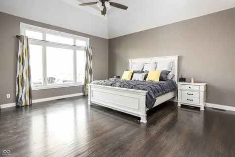 9904 Oak Ridge Drive Zionsville IN 46077