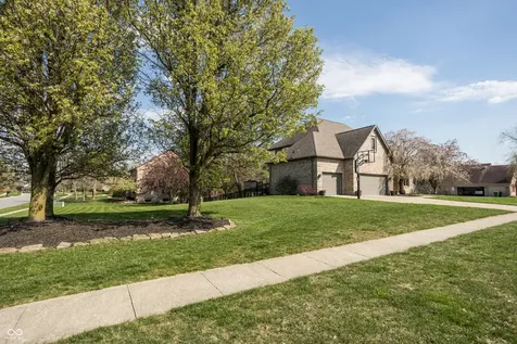 9904 Oak Ridge Drive Zionsville IN 46077