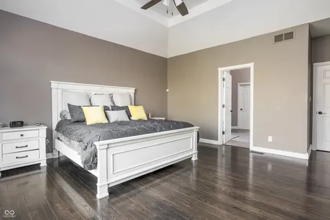 9904 Oak Ridge Drive Zionsville IN 46077