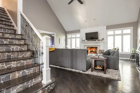 9904 Oak Ridge Drive Zionsville IN 46077