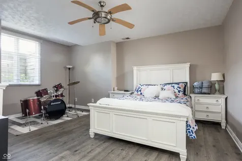 9904 Oak Ridge Drive Zionsville IN 46077
