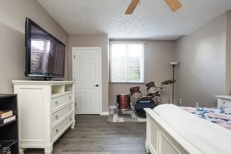 9904 Oak Ridge Drive Zionsville IN 46077