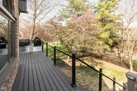 9904 Oak Ridge Drive Zionsville IN 46077