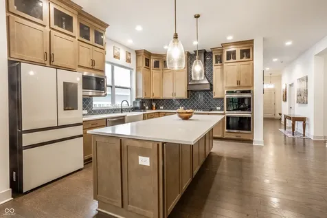 11363 Briargate Drive Fishers IN 46040