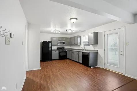 5804 Grassy Bank Drive Indianapolis IN 46237