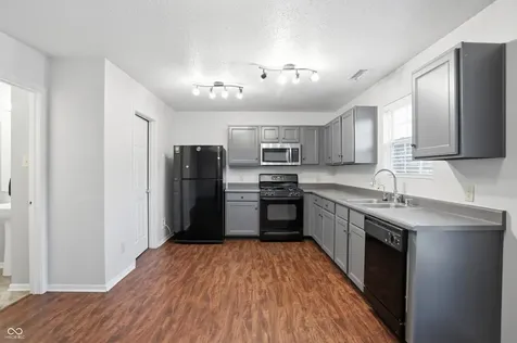 5804 Grassy Bank Drive Indianapolis IN 46237