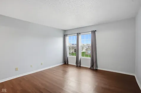 5804 Grassy Bank Drive Indianapolis IN 46237