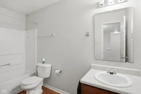 5804 Grassy Bank Drive Indianapolis IN 46237