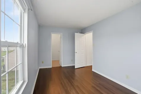 5804 Grassy Bank Drive Indianapolis IN 46237