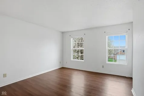 5804 Grassy Bank Drive Indianapolis IN 46237