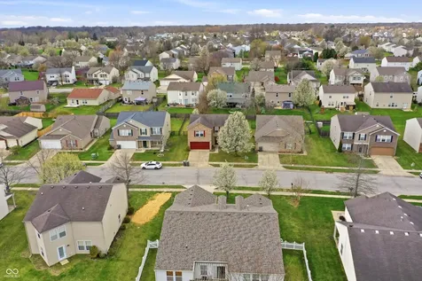 5804 Grassy Bank Drive Indianapolis IN 46237