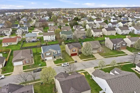 5804 Grassy Bank Drive Indianapolis IN 46237