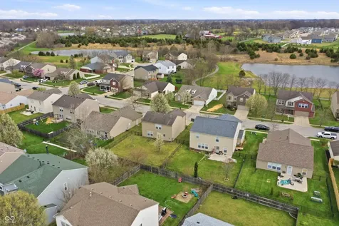 5804 Grassy Bank Drive Indianapolis IN 46237