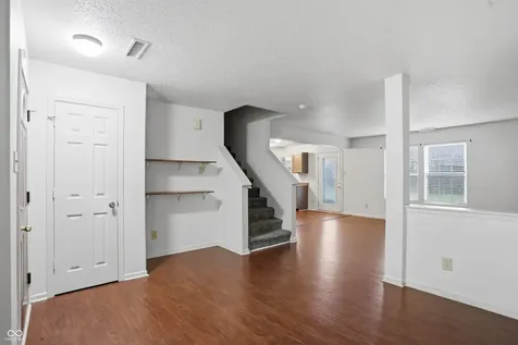 5804 Grassy Bank Drive Indianapolis IN 46237