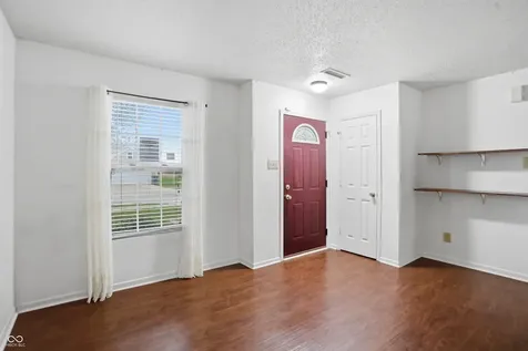 5804 Grassy Bank Drive Indianapolis IN 46237