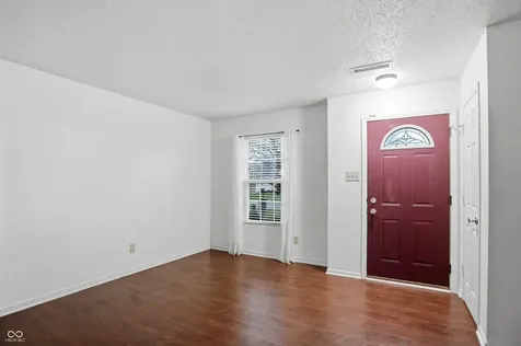 5804 Grassy Bank Drive Indianapolis IN 46237