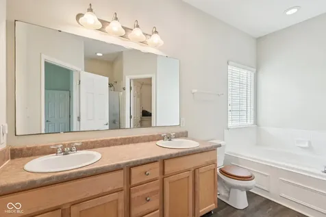 5792 W Port Drive Mccordsville IN 46055